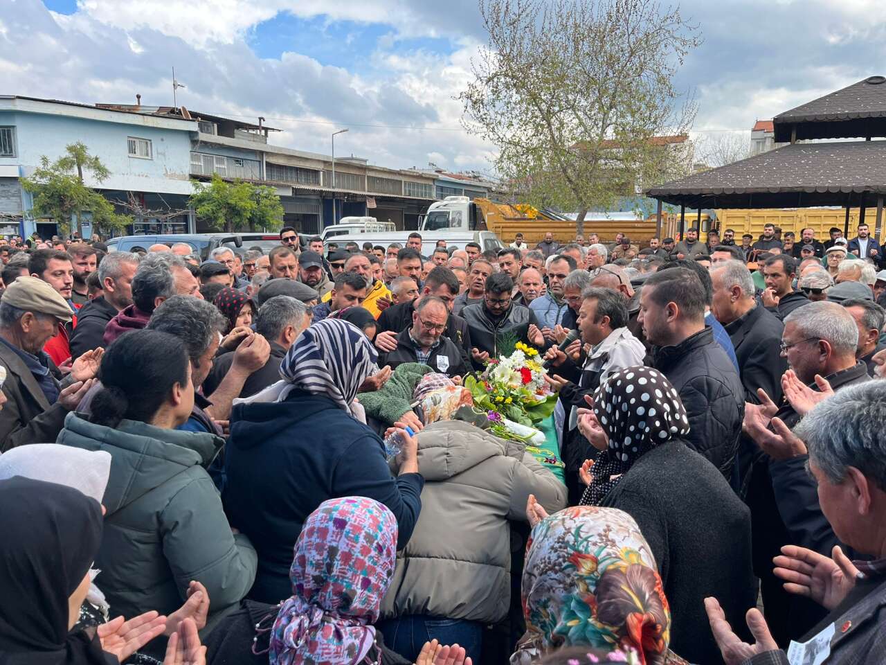 Milas’ta Yaşam Mücadelesi Acıyla Son Buldu: Osman Ateş Dualarla Uğurlandı 1